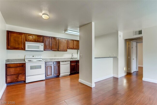 Building Photo - 5229 Indian River Dr