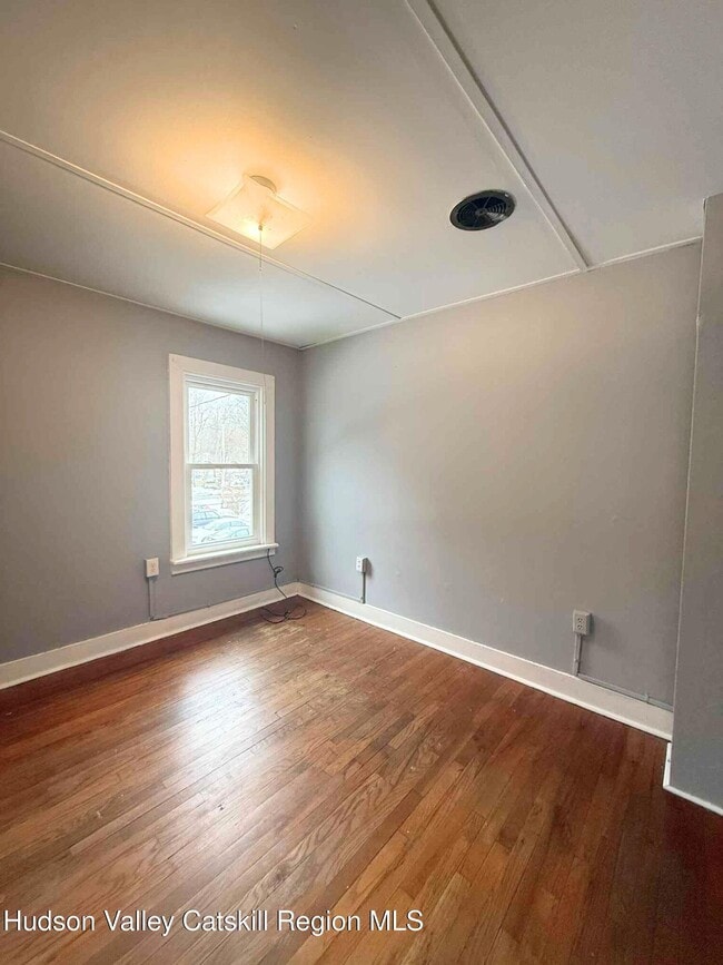 Building Photo - 6629 Park Pl