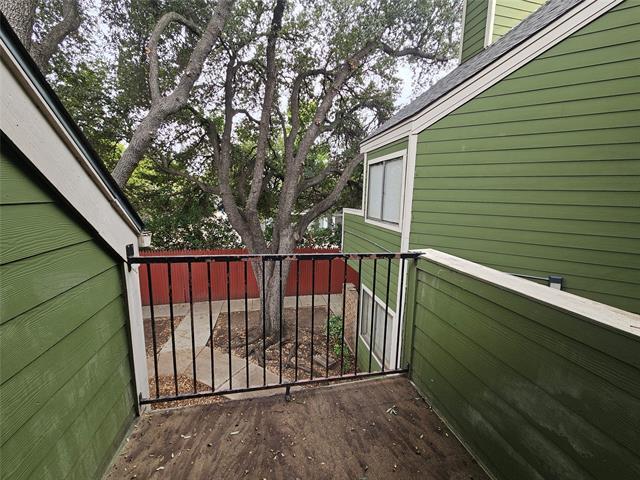 Building Photo - 9823 Walnut St