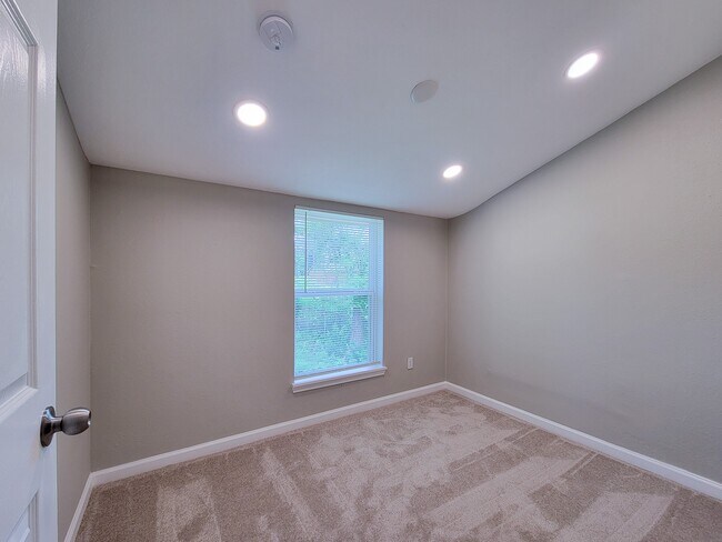 Building Photo - 1107 Roosevelt