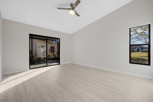 Building Photo - 5113 SW 15th Pl