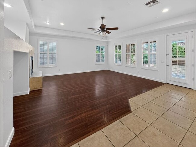 Building Photo - Spacious 3 car garage home at Paseo Trail!