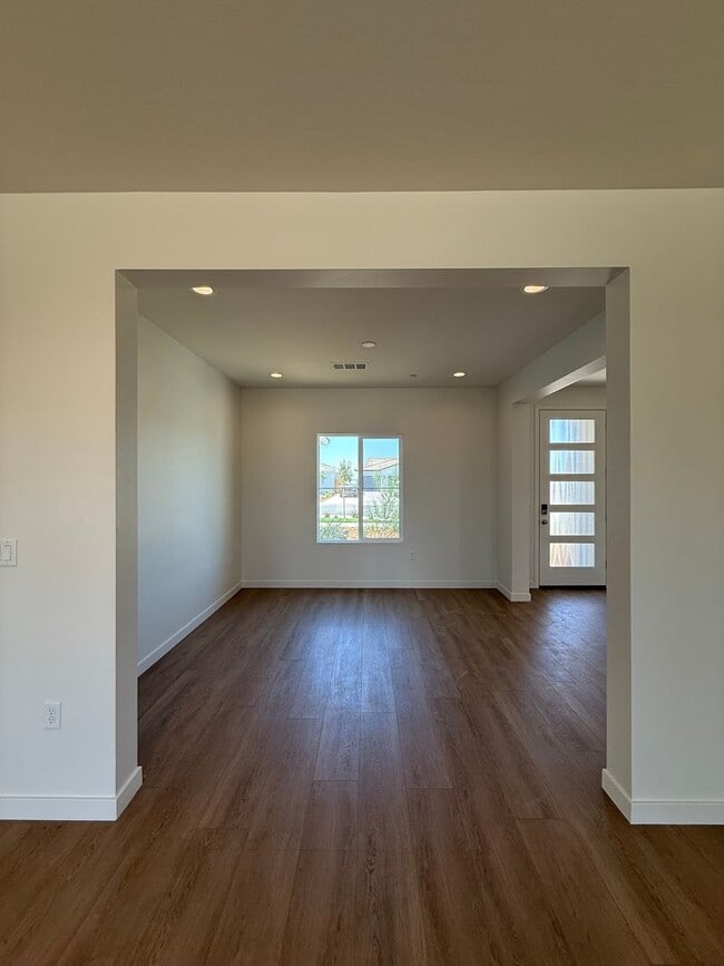 Building Photo - 510 Cobain Ct