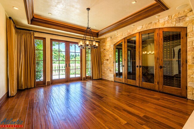 Building Photo - Executive Estate in the Heart of Silicon Valley