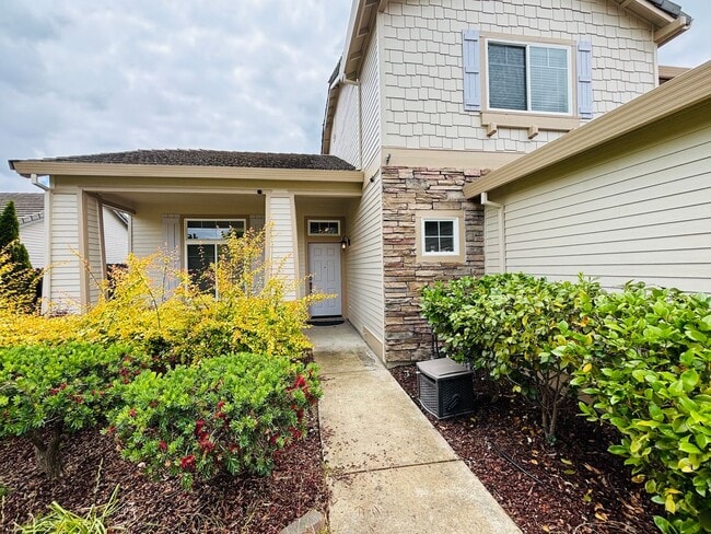Building Photo - Stunning Four Bedroom Three Bathroom Home in Folsom