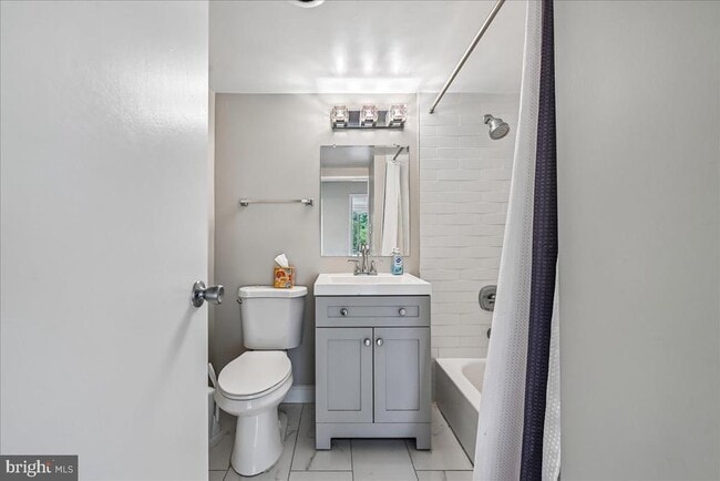 Building Photo - 6631 Wakefield Dr