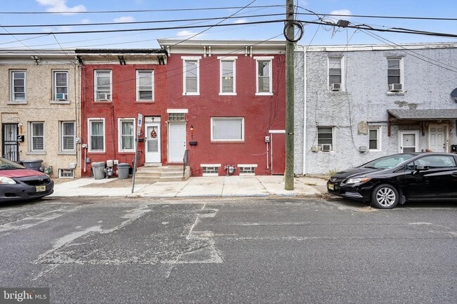 Building Photo - 283 Walnut St