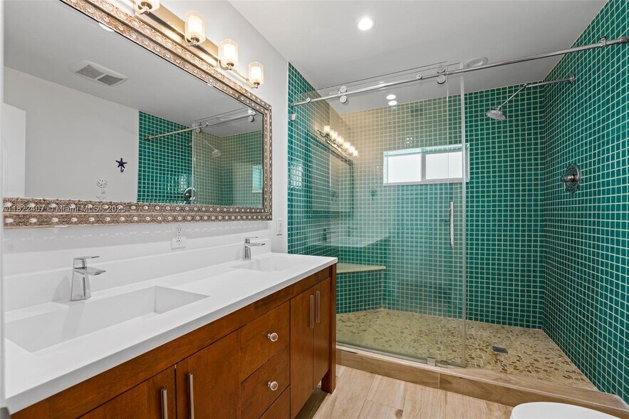 Building Photo - 12730 Ixora Rd