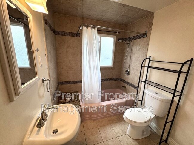 Building Photo - 2607 Glenwood Ln