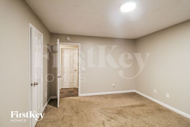 Building Photo - 3558 Wesley Dr