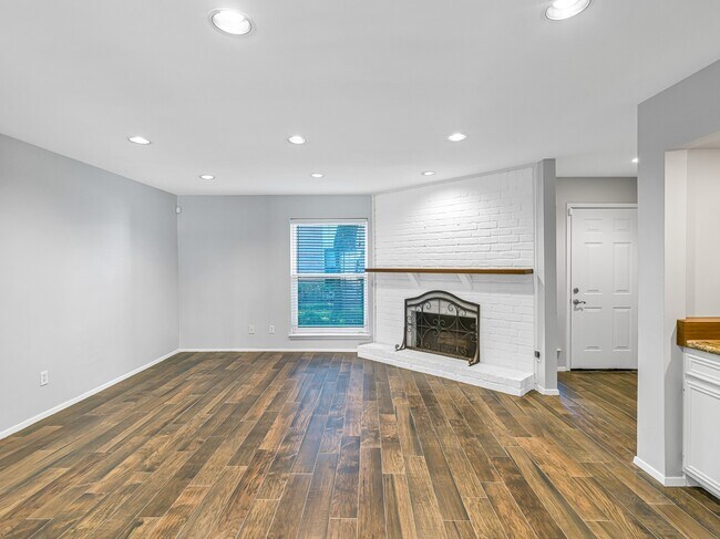 Primary Photo - 2568 Bering Dr