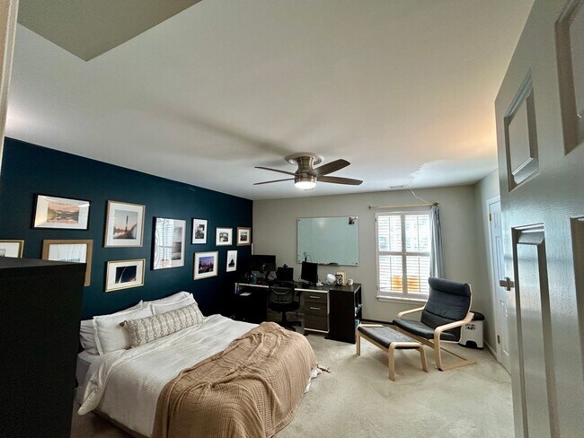 Building Photo - 3BR End Unit w/ Garage, Deck, Patio & 2 Fireplaces, Private fenced Backyard