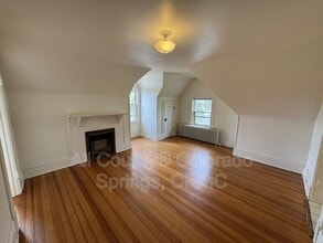 Building Photo - 1238 Wood Ave