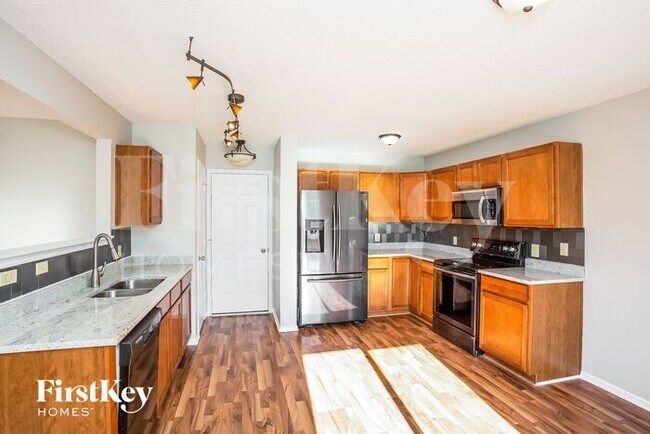 Building Photo - 15358 Border Dr
