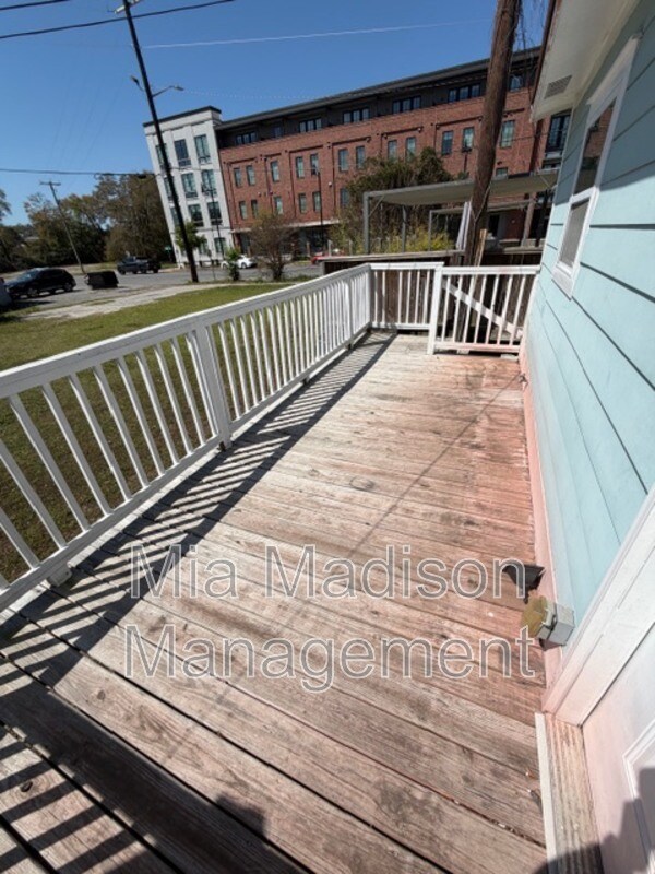 Building Photo - 319 W 31st St