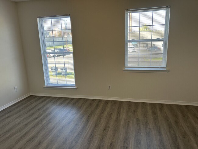 Building Photo - 3 BD 2 BA APARTMENT BY TTU FOR RENT