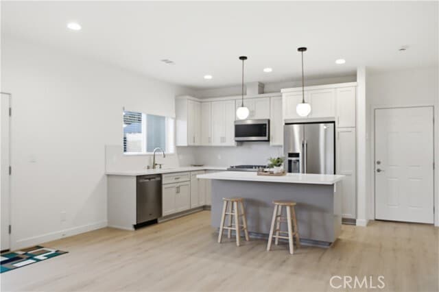 Building Photo - 215 E 2nd St