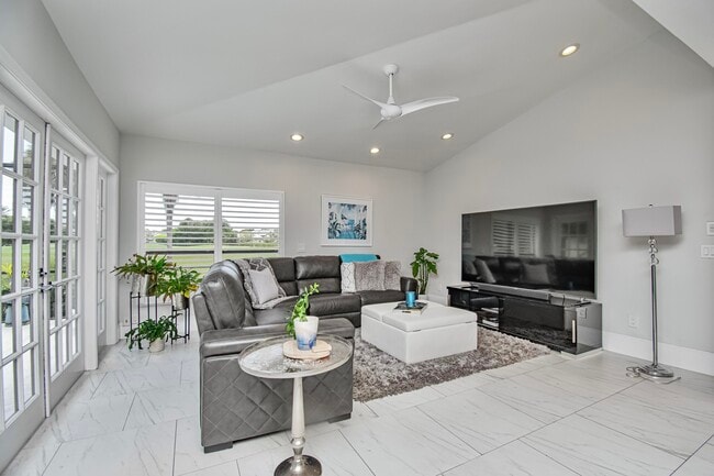 Building Photo - 22504 Esplanada Cir