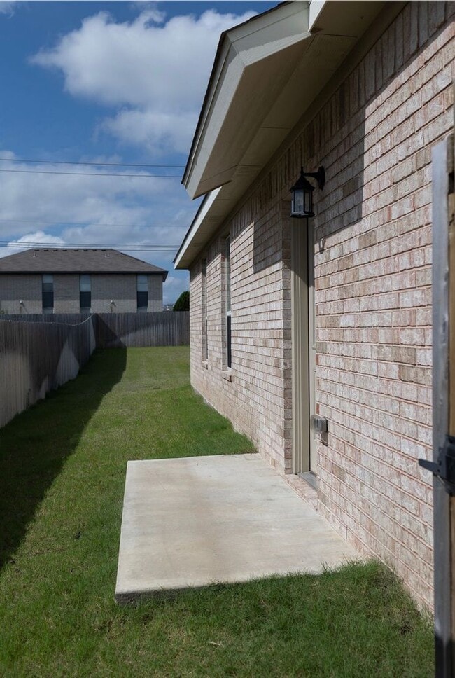 Building Photo - BRAND NEW 3 bedroom townhome!