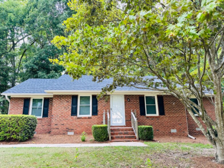 Primary Photo - 712 Lancelot Dr