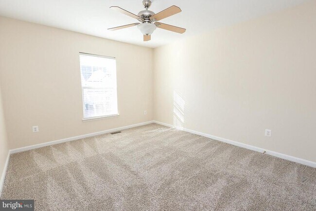 Building Photo - 23305 Hyacinth Ln