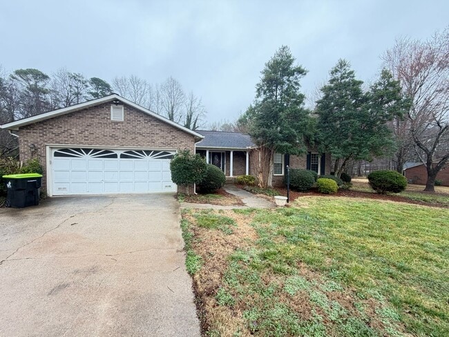 Building Photo - Inviting 3-Bedroom Brick Ranch Oasis in China Grove