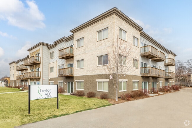 Building Photo - Layton 1900 Apartments