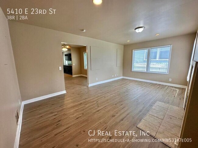 Building Photo - 5410 E 23rd St