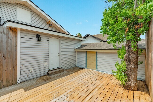 Building Photo - 3730 Avenue T