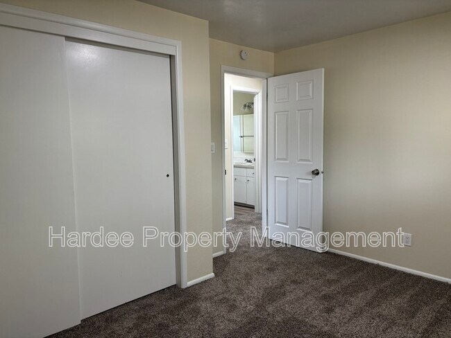 Building Photo - 2106 N 33rd St