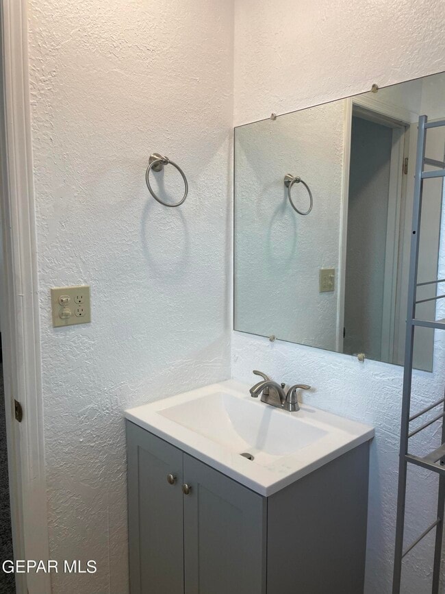 Building Photo - 10604 Fieldrock Ct