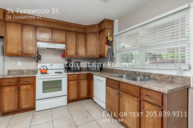 Building Photo - 34 Fernwood St