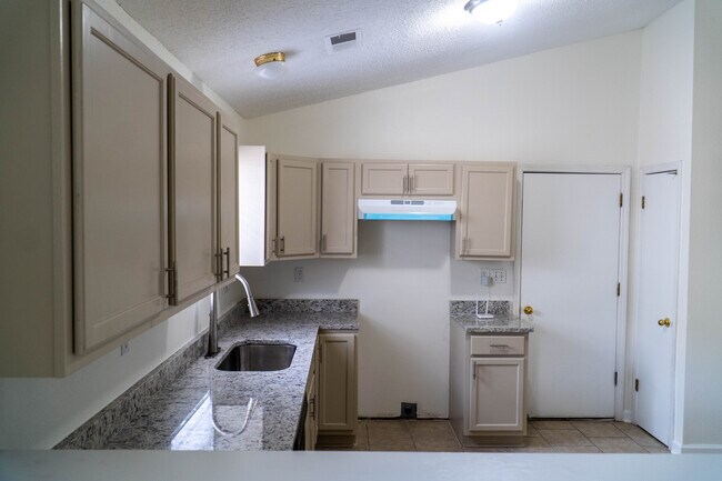 Building Photo - 4721 Waterfront Oak Dr