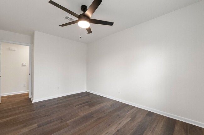 Building Photo - 3 BD 2 BA