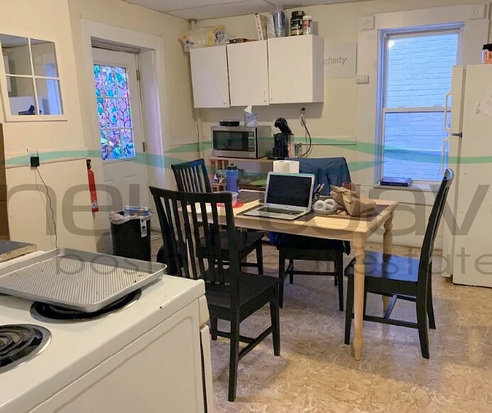 Building Photo - 210 Hemenway St