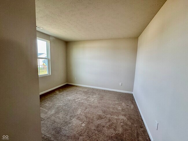 Building Photo - 830 McArthur Dr