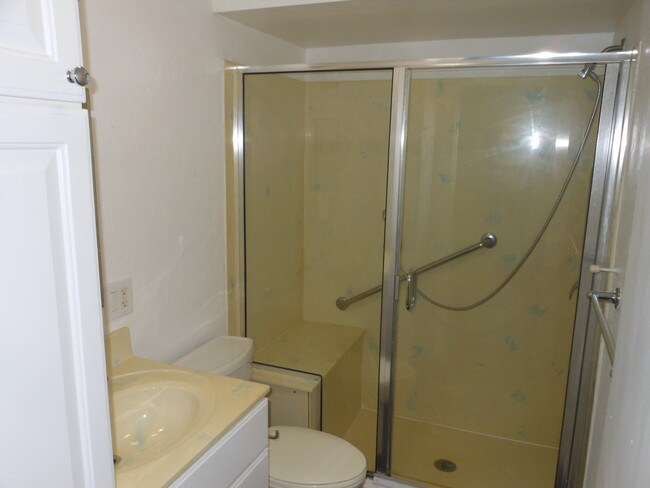 Building Photo - 1200 State St