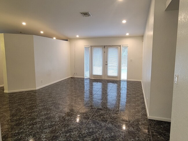 Building Photo - 9831 NW 53rd Ct