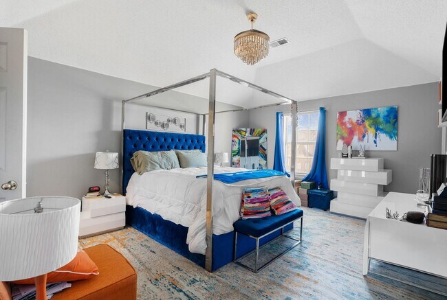 Building Photo - 7911 Pinefrost Ln