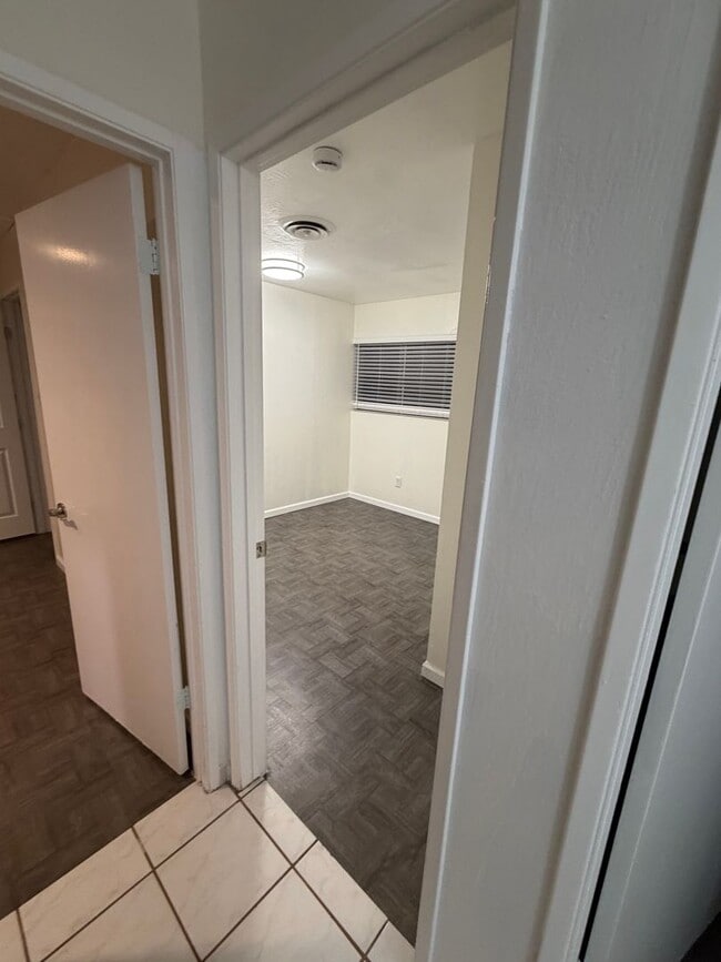 Building Photo - Move in ready 3 Bd 2BA home in upper NE Bakersfield