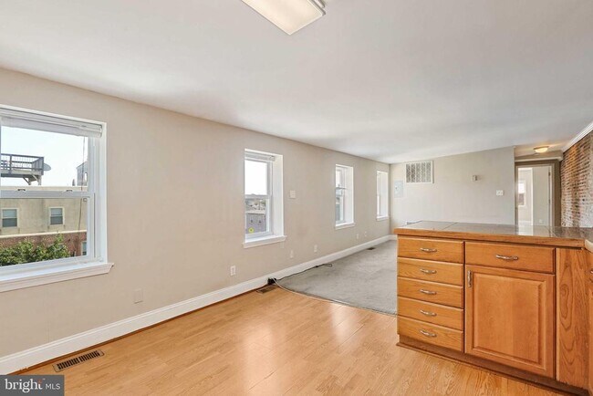 Building Photo - 249 S Chester St
