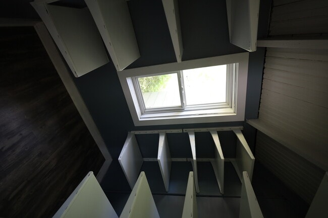 Building Photo - 18 Belle Plaine Ave