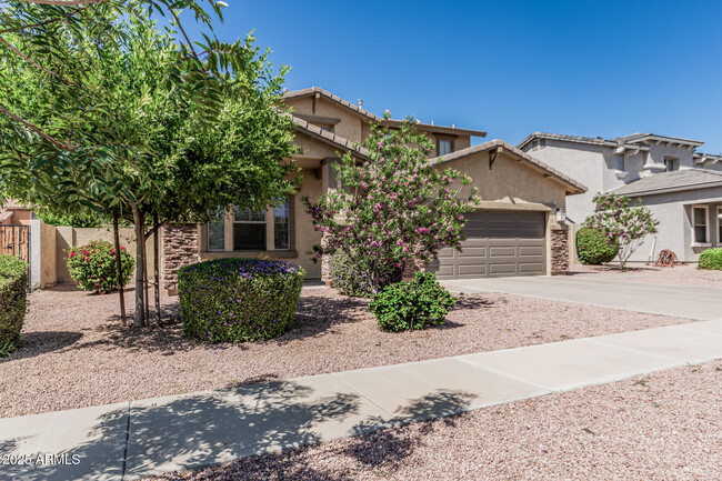 Building Photo - 1242 E Strawberry Dr