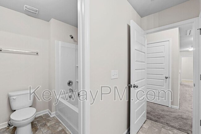 Building Photo - 5033 Vine Ln