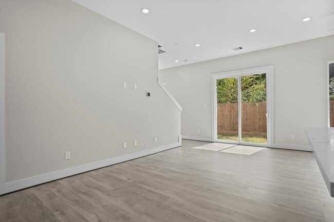 Building Photo - 861 Prosper St