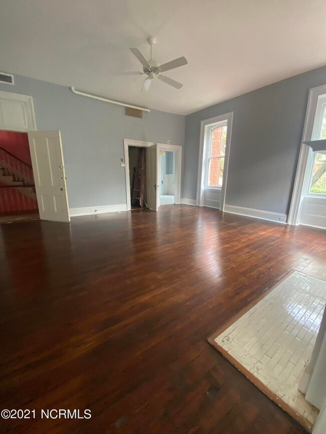 Building Photo - 202 S 3rd St