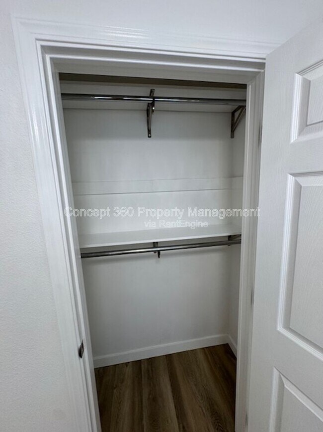 Building Photo - 3211 Park Ln