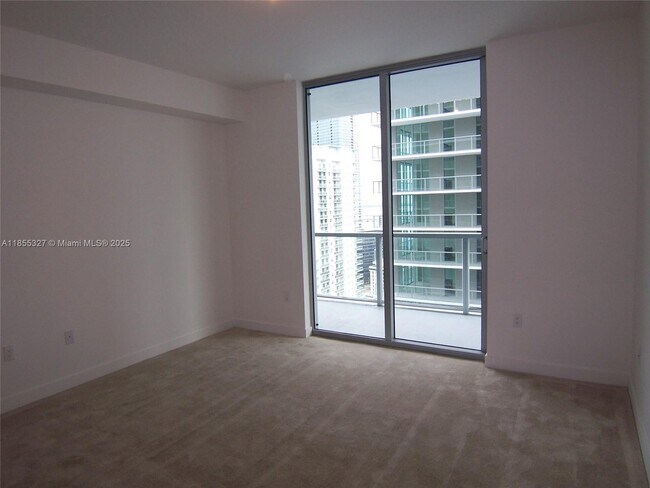 Building Photo - 1111 SW 1st Ave