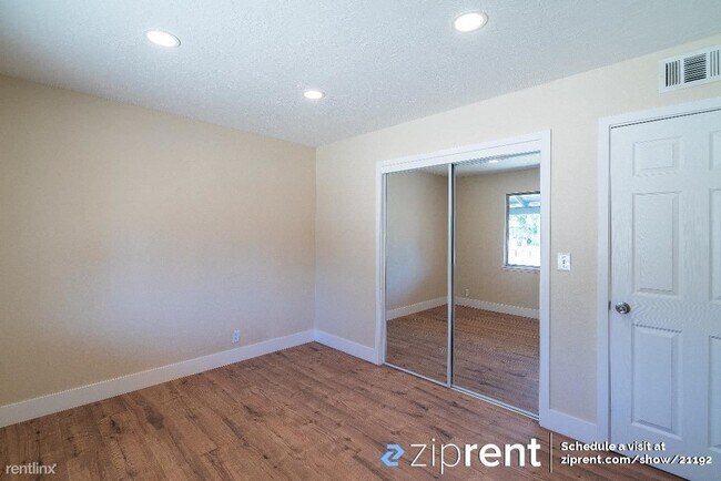Building Photo - 4 br, 2 bath House - 5200 Elbert Way, Sacr...