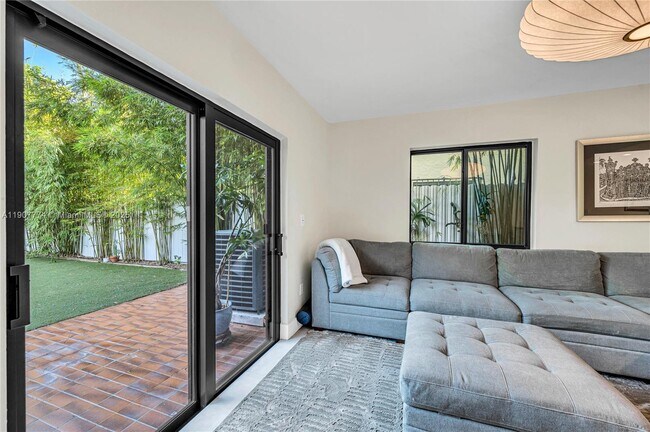 Building Photo - 2965 SW 25th Ter